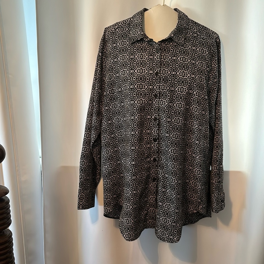 VanHeusen women’s blouse